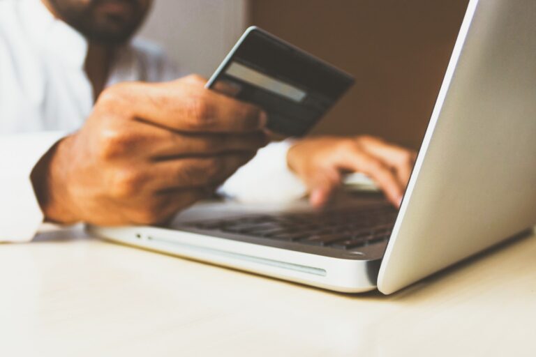 Visa. Pic: Unsplash