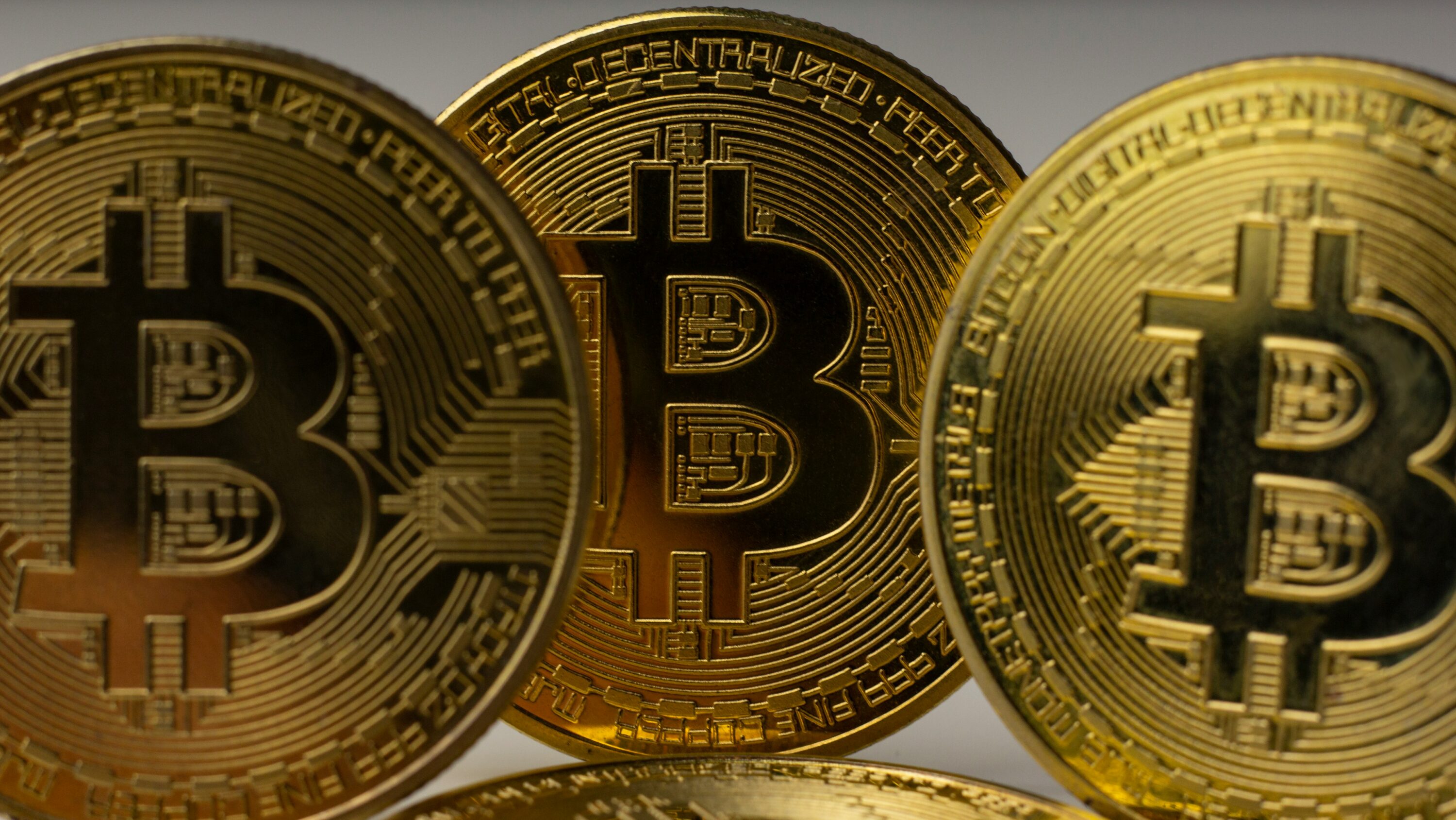 Bitcoin in the spotlight: Support from Altman, market moves, and new rules on the horizon