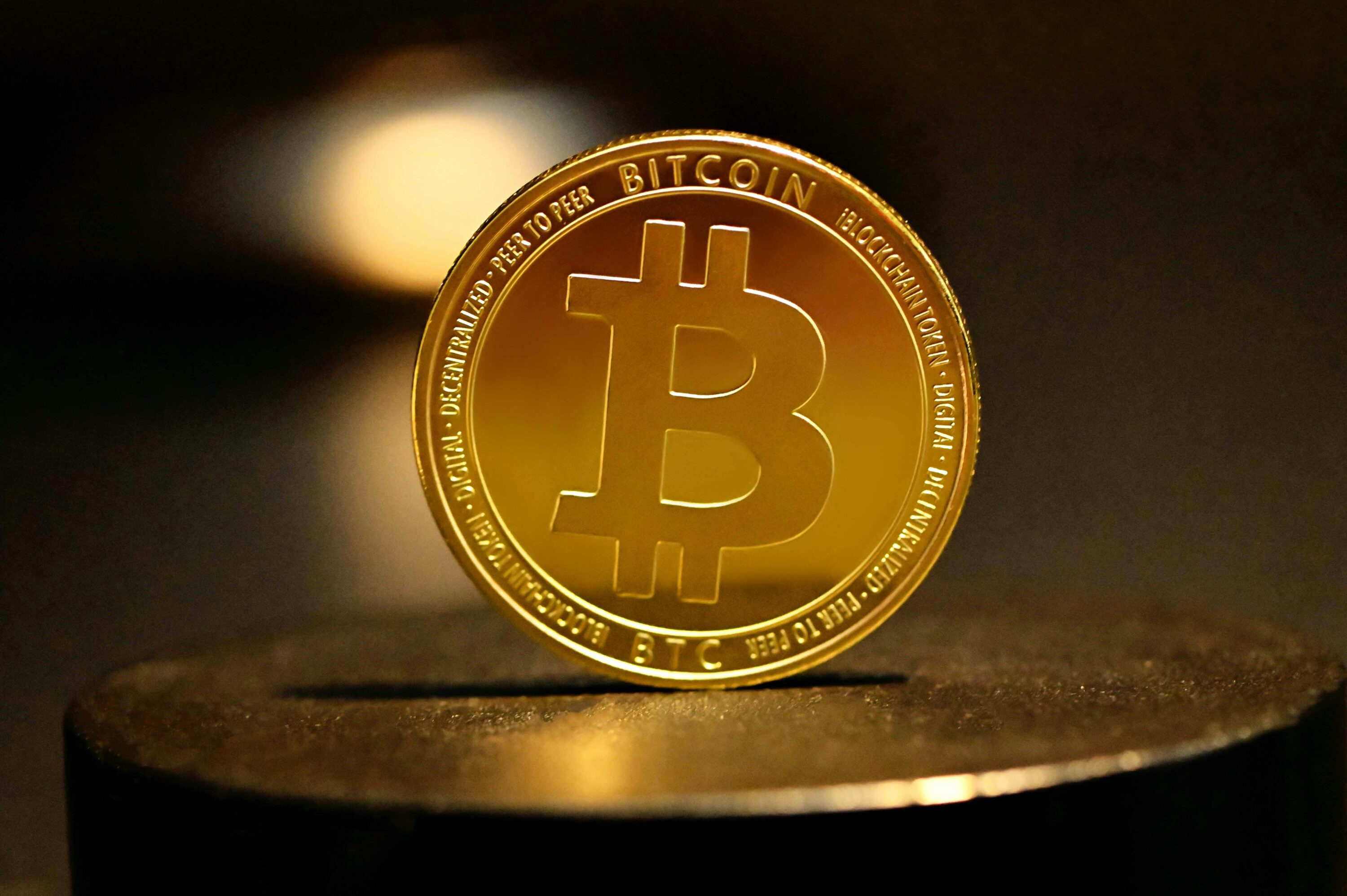 Crypto rally: Bitcoin hits new high on macro shift