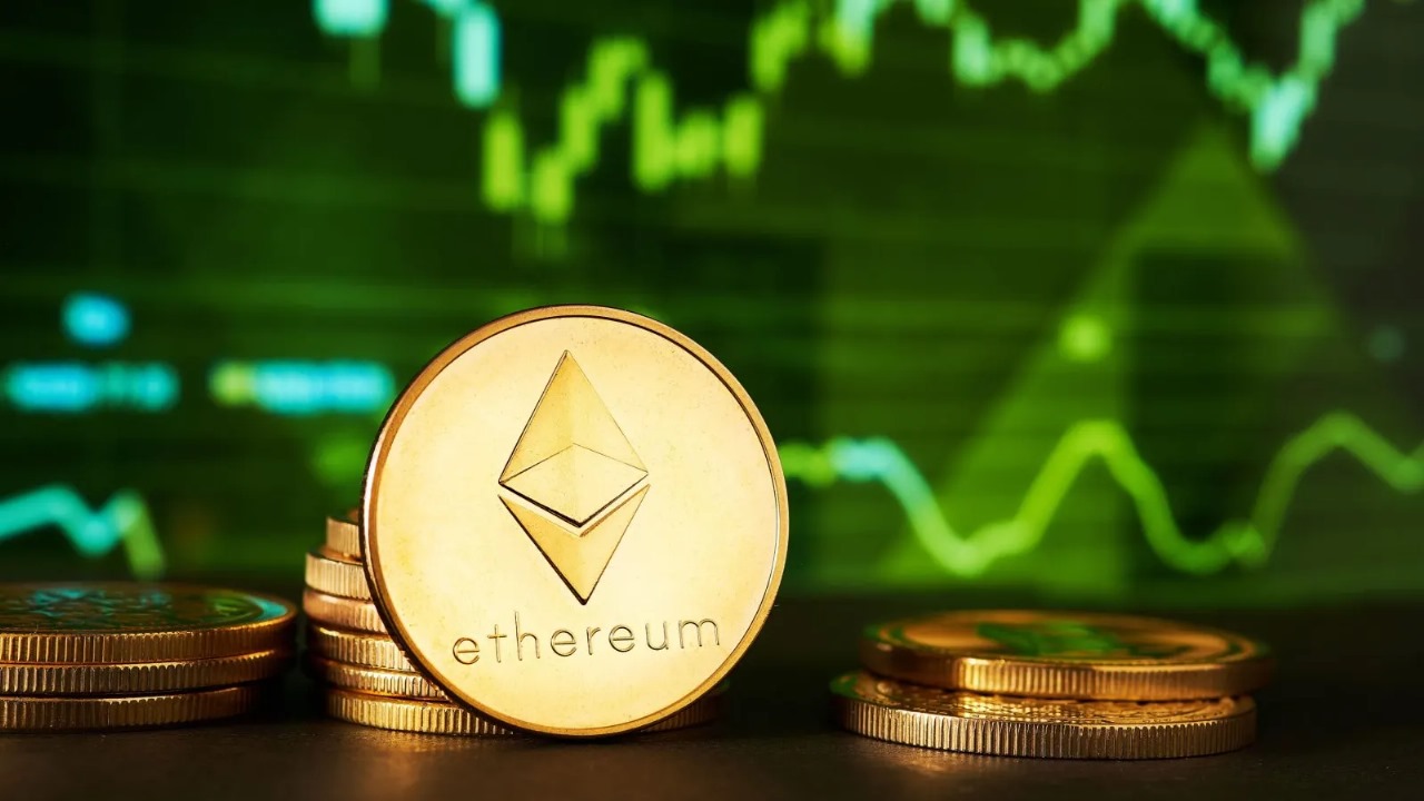 Ethereum Price Prediction: ETH Dips 2% As Spot ETF Inflows Signal Strong Investor Confidence