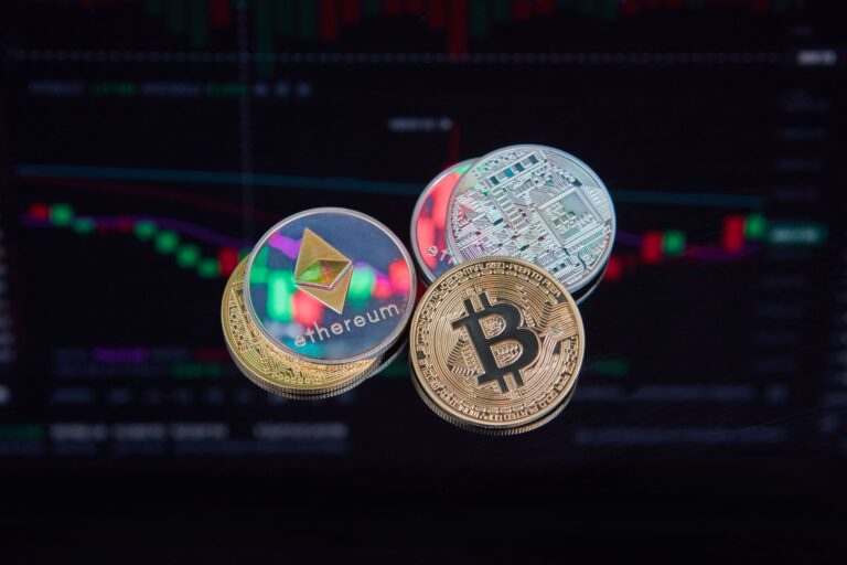 3 Best Altcoins to Buy as Analysts Consider New Macro Developments